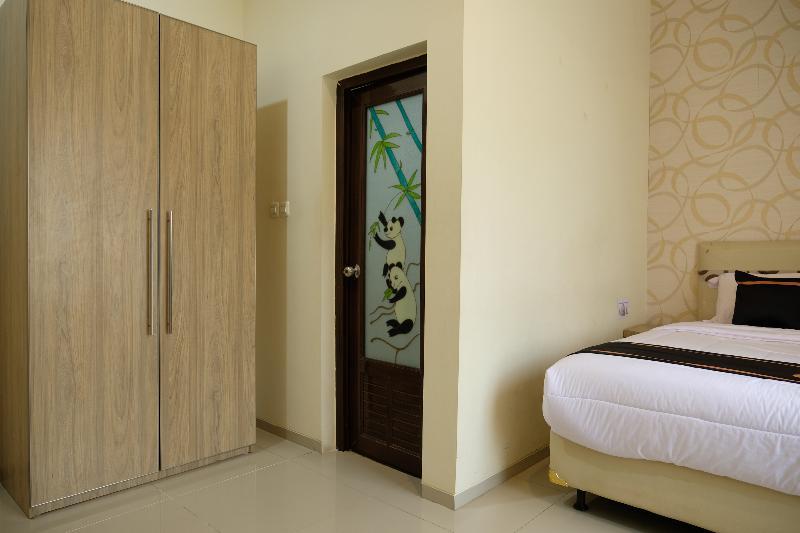 Oyo 1616 Hotel Central City 2 Tanjung Pandan Exterior foto